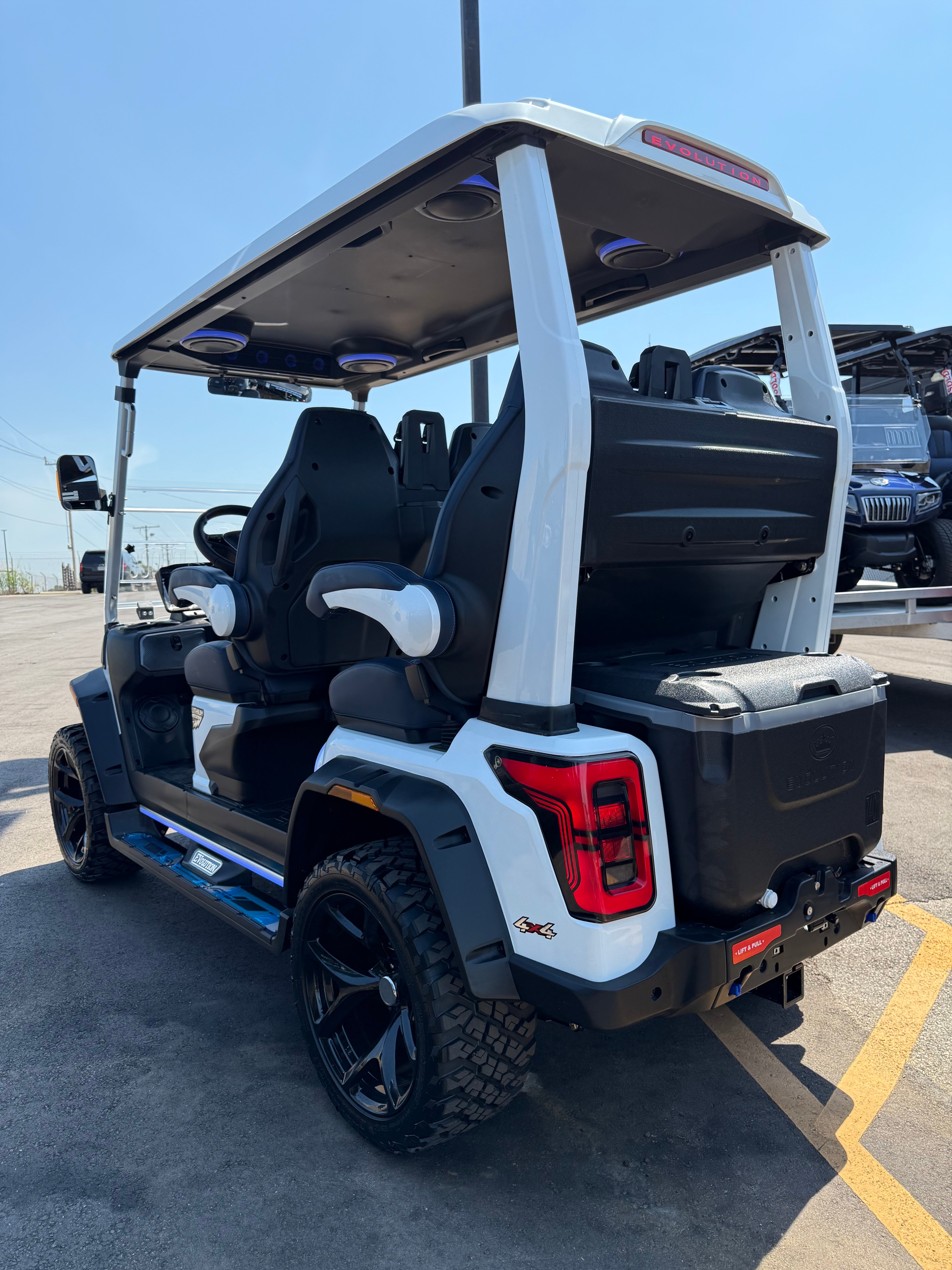 2025 Evolution D-Max XT4 Electric Lifted – My Store
