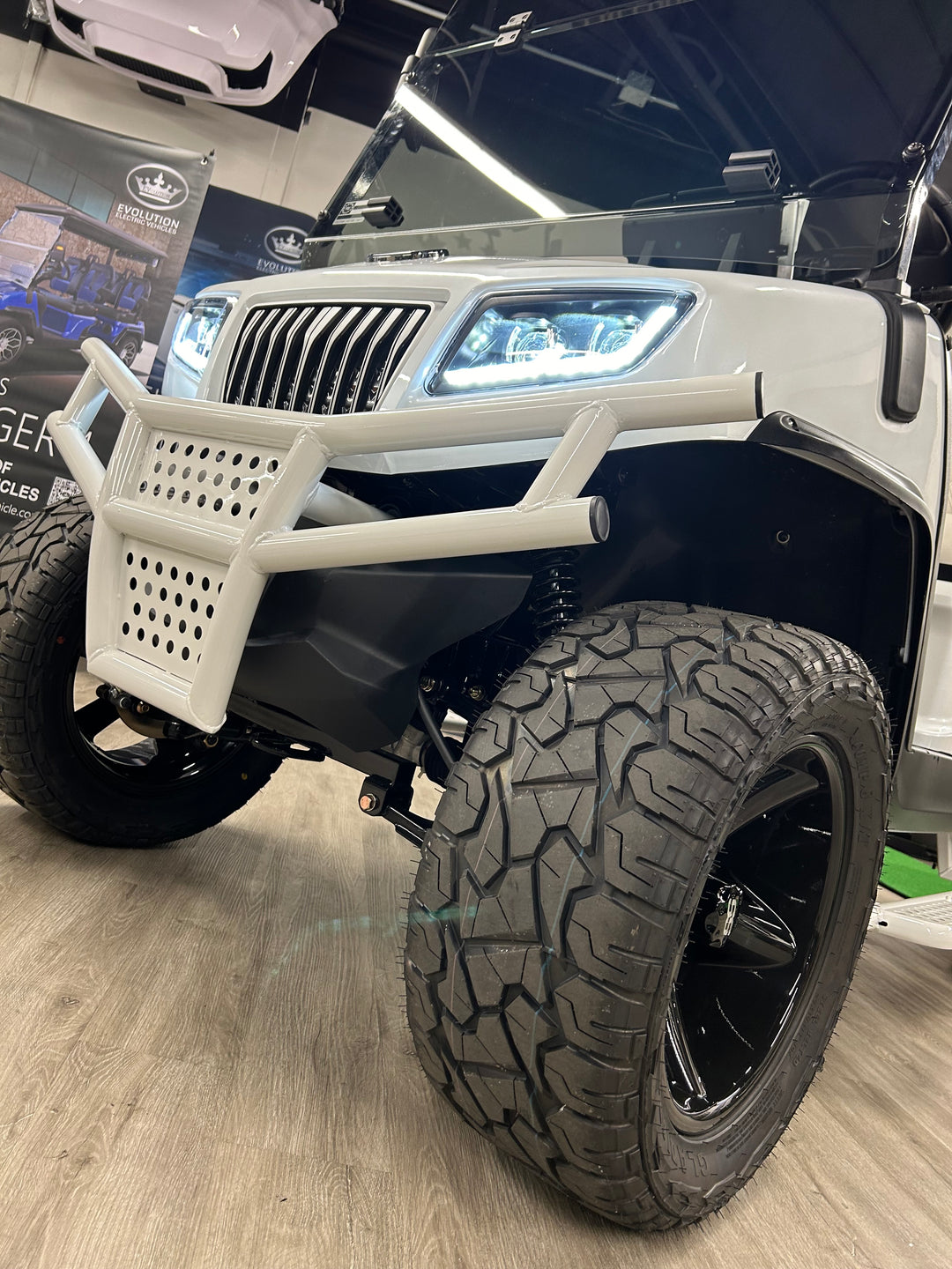 2025 Evolution D5-Maverick 4 Electric Lifted